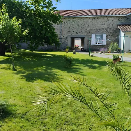 D'hôtes Le Paradis Caché Couette-café Maubourguet