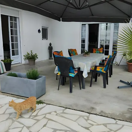 D'hotes Le Paradis Cache Frühstückspension