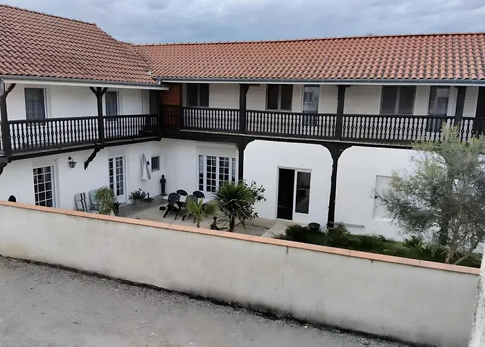 D'hôtes Le Paradis Caché Couette-café Maubourguet