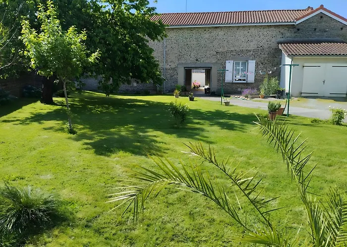 D'hôtes Le Paradis Caché Couette-café Maubourguet