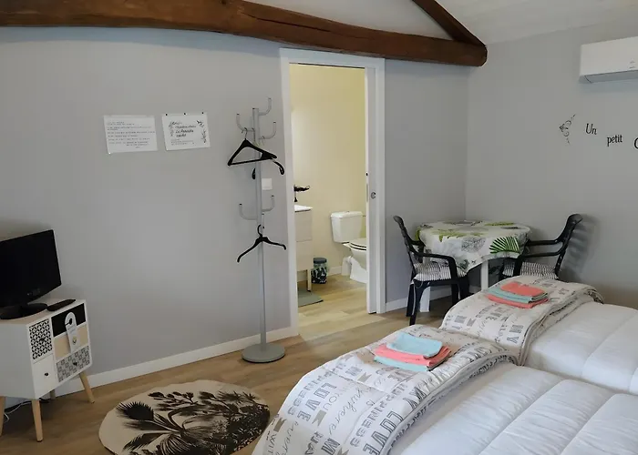 D'hôtes Le Paradis Caché Couette-café Maubourguet